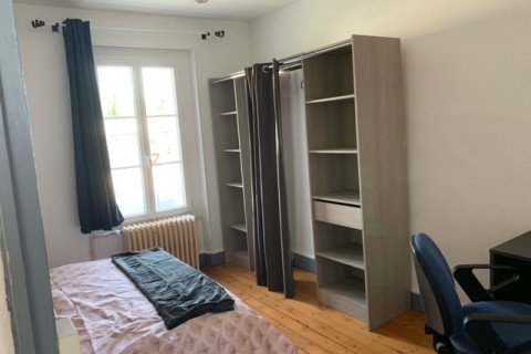 3 chambres à louer dans appartement à Poitiers